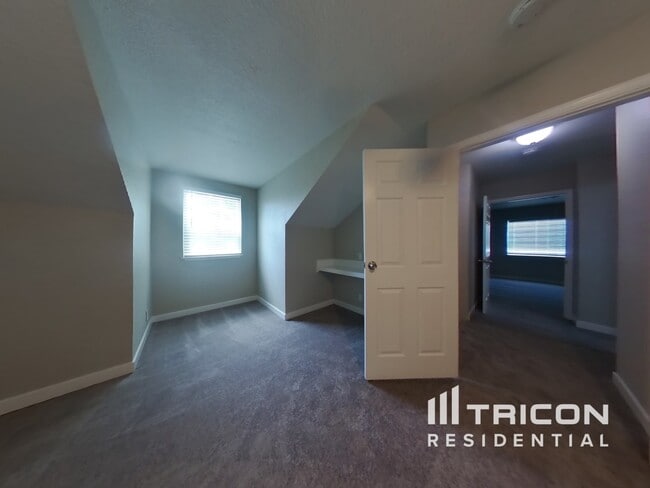Building Photo - 308 Grape St