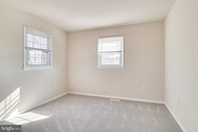 Building Photo - 3000 Winter Pine Ct