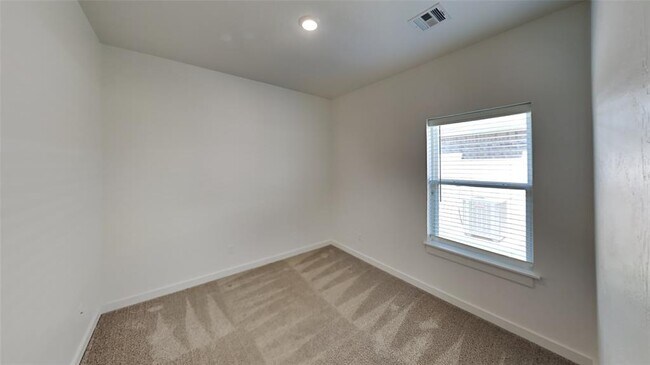 Building Photo - 600 NW 182nd St