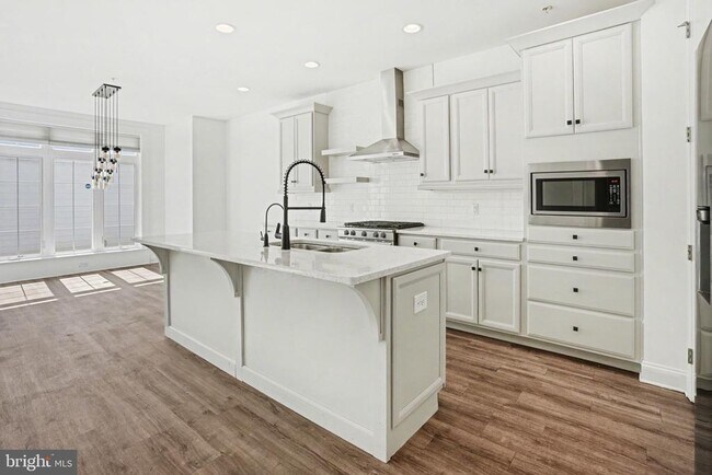 Building Photo - 205 Hoke Farm Way