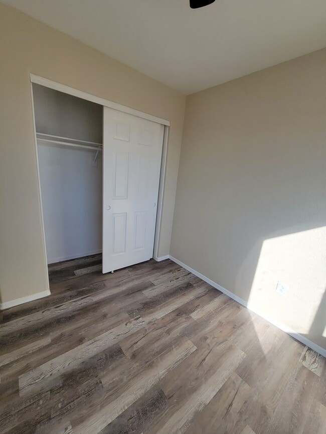 Building Photo - 15147 S Yava Rd