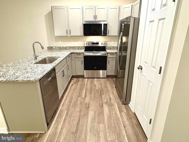 Building Photo - 155 Rae Ct