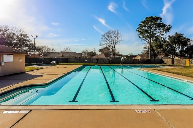 Building Photo - 16706 Quail Meadow Dr