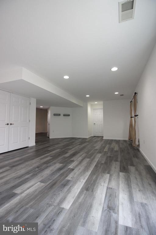 Building Photo - 9577 5th Pl