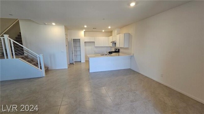 Building Photo - 3415 Costa Caparica Ln