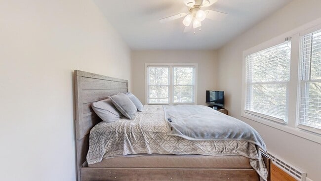 Building Photo - AVAILABLE NOW- SUBLEASE Short distance to Downtown Auburn--One of Kind Home on Sherwood Dr in Auburn