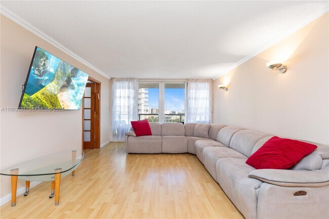 Building Photo - 230 174th St