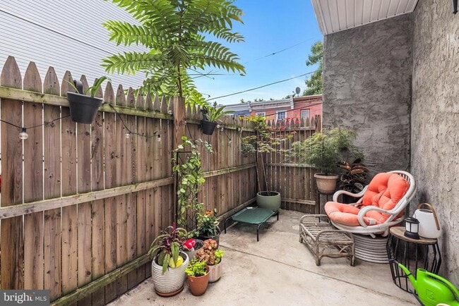 Building Photo - 2718 W Jefferson St