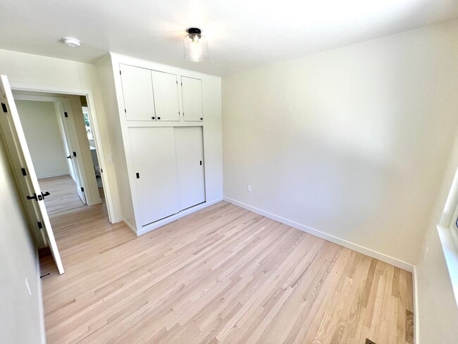 Building Photo - Beautifully Remodeled 2 Story Home In Cold...