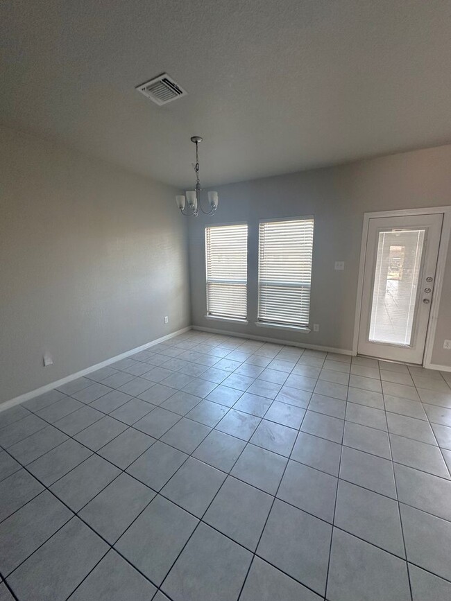 Building Photo - Newer 4 Bedroom in Temple Tx