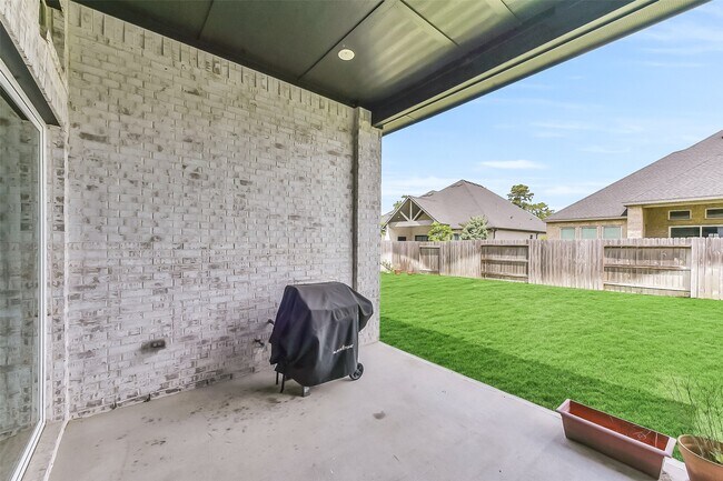 Building Photo - 11927 Carillon Forest Dr