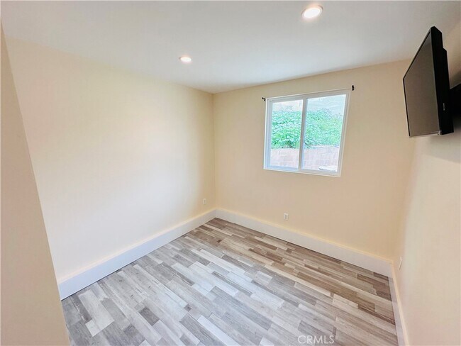 Building Photo - 11598 Cranston Ave
