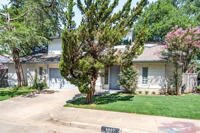 Building Photo - 8907 Club Creek Cir