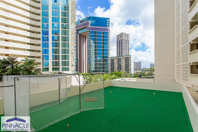 Building Photo - 469 Ena Rd