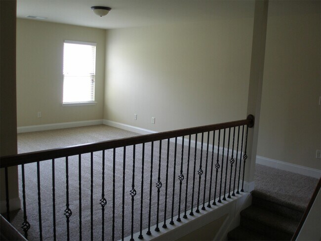 Building Photo - 3645 Fallen Oak Ln