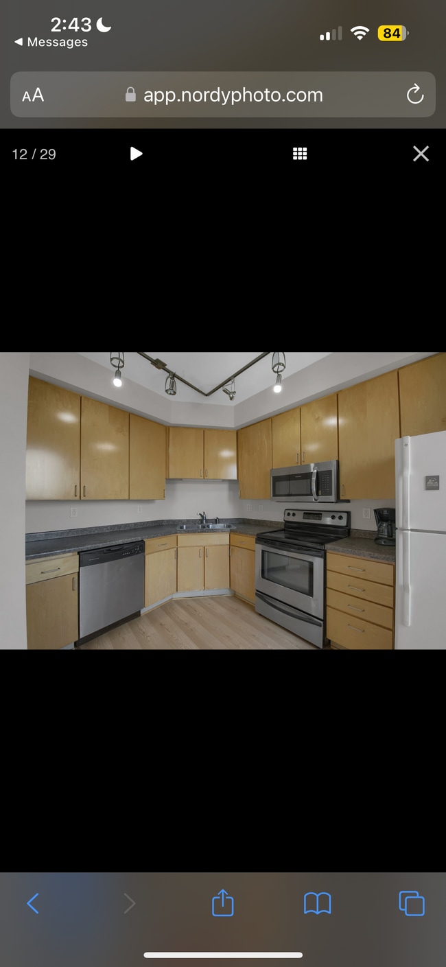 Building Photo - 2600 University Ave SE