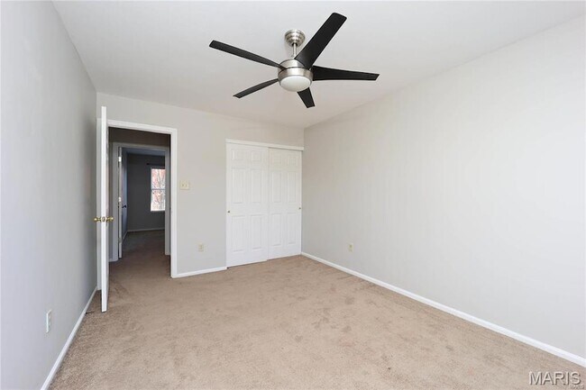 Building Photo - 226 Cheval Square Dr