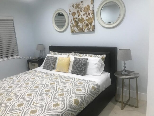 Building Photo - 7921 Abbott Ave