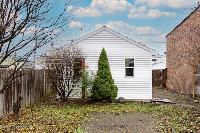 Building Photo - 2316 4th Ave