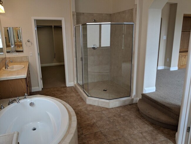 Building Photo - 9149 Tudor Park Pl