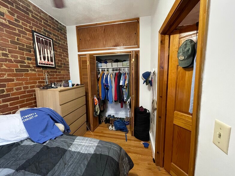 Building Photo - 87 Prince St