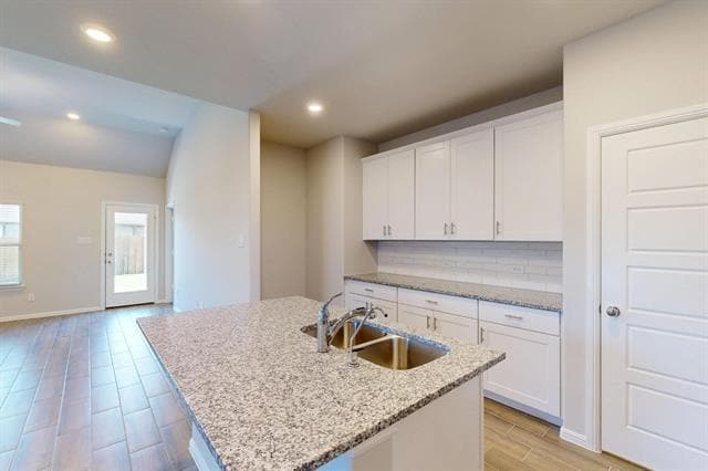 Building Photo - 405 Wydown Dr