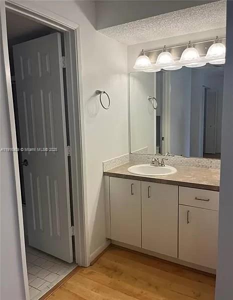 Building Photo - 1556 N 15th Terrace