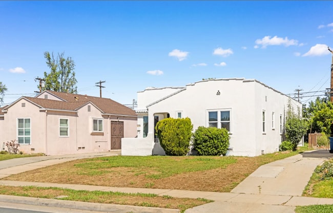 Building Photo - 2925 W Shorb St