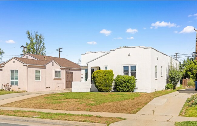 Building Photo - 2927 W Shorb St