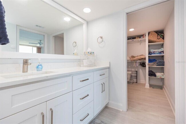 Building Photo - 5825 PUERTA DEL SOL Blvd
