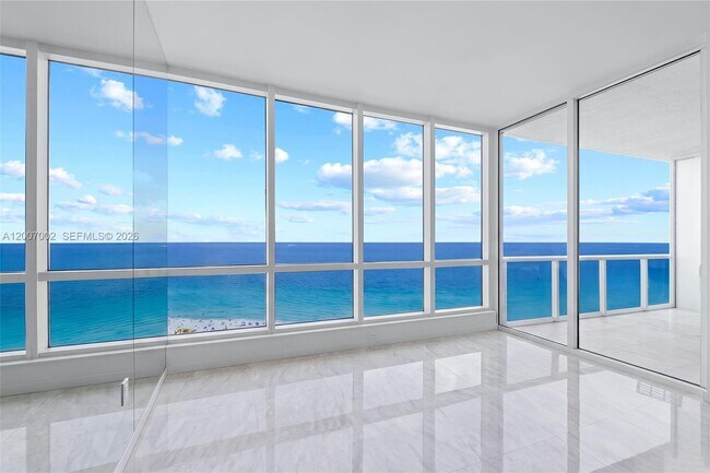 Building Photo - 100 South Pointe Dr