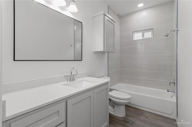 Building Photo - 11 Shavano Dr
