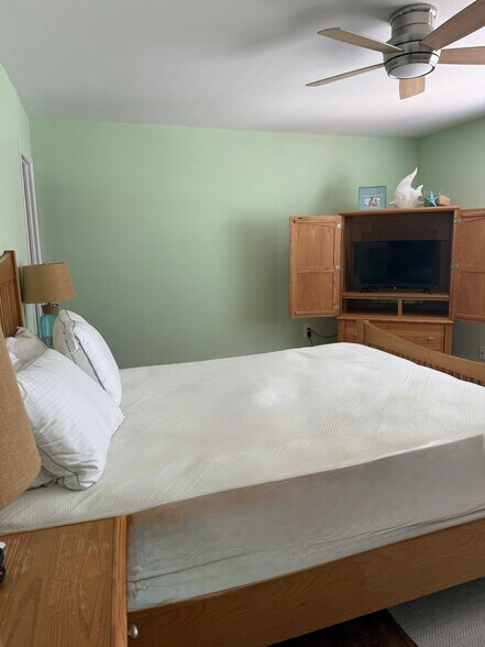 Building Photo - 96 Seaspray Ct