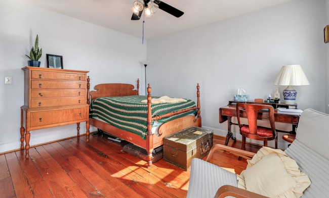 Building Photo - Stunning & Spacious 3 Bed/2 Bath Hampden Home - Fenced Backyard!