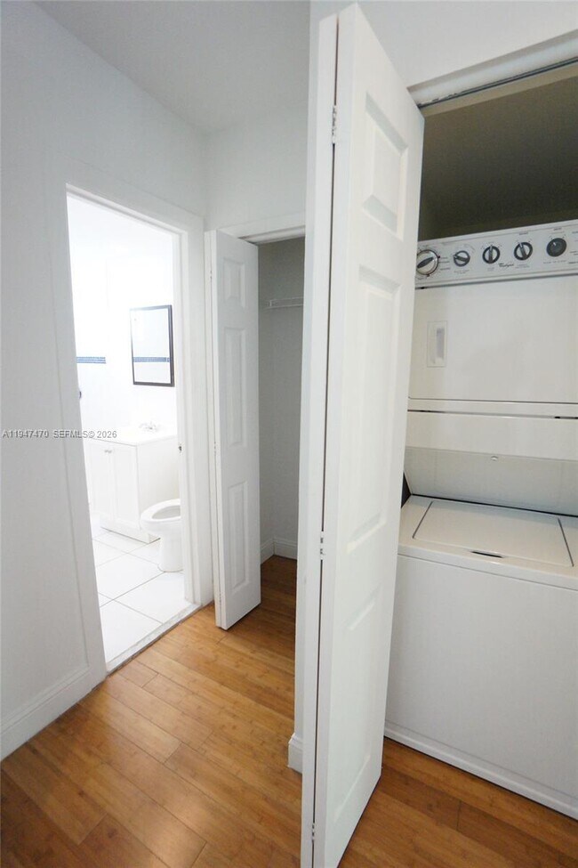 Building Photo - 7950 Tatum Waterway Dr