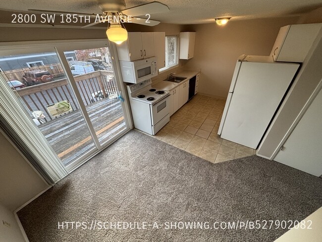 Building Photo - 2br Upstairs Unit - Water, Sewer & Garbage...