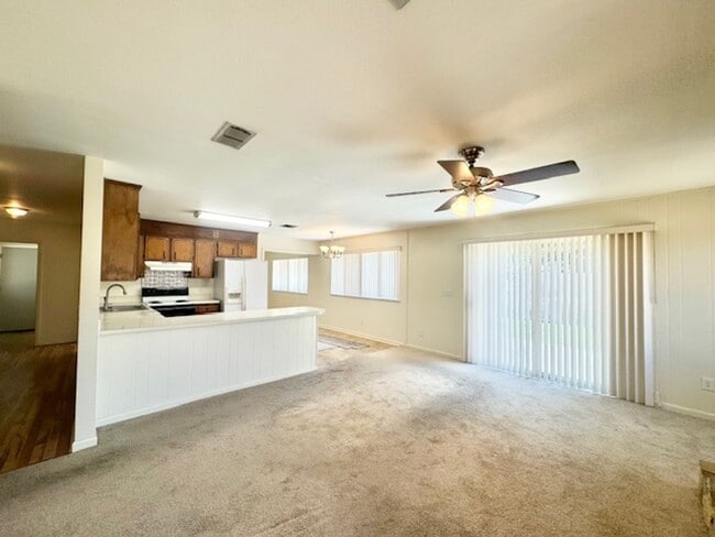 Building Photo - 135 Perdido Cir