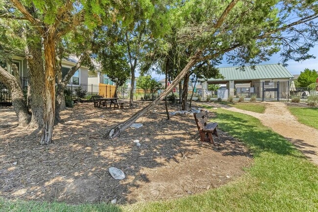Building Photo - 5820 Harper Park Dr