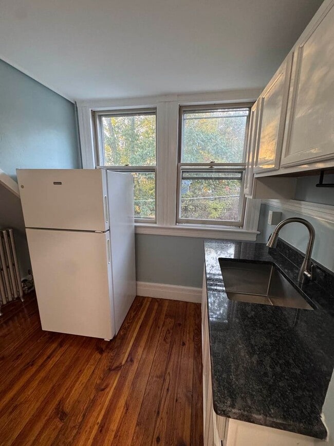 Building Photo - Charming 1-Bedroom Apartment in Russell, MA
