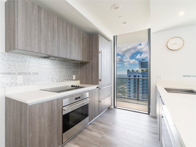 Building Photo - 801 S Miami Ave