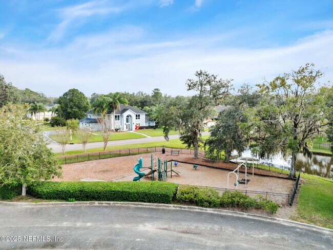 Building Photo - 526 Oakmont Dr