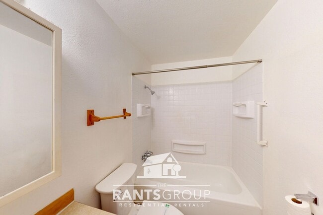 Building Photo - 850R -