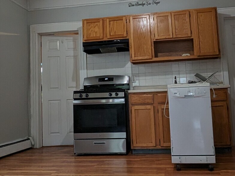 Building Photo - 213 Lincoln Pl