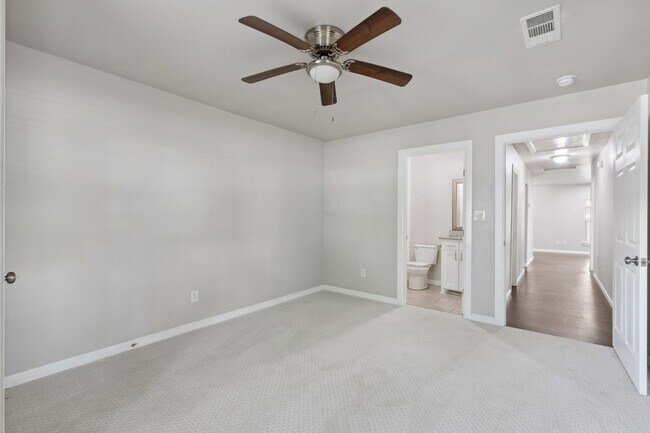 Building Photo - 4016 Winfield Ave