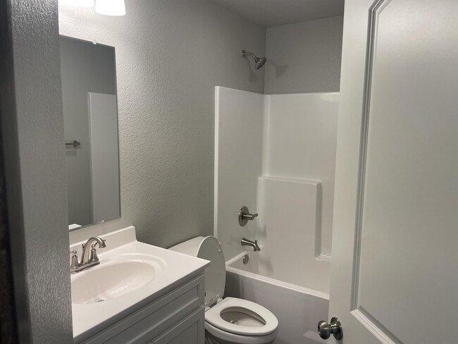 Building Photo - 408 Yelner Dr