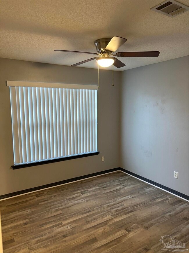 Building Photo - 1524 Galvin Ave