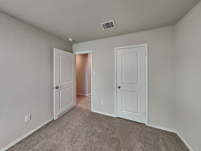 Building Photo - 163 Pasadena Pl