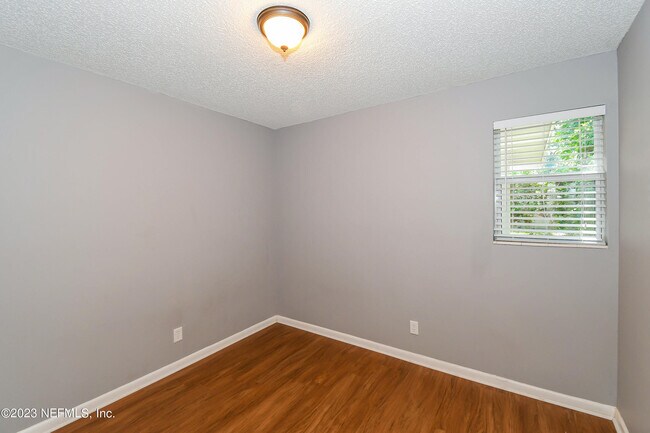 Building Photo - 868 Filmore Ln