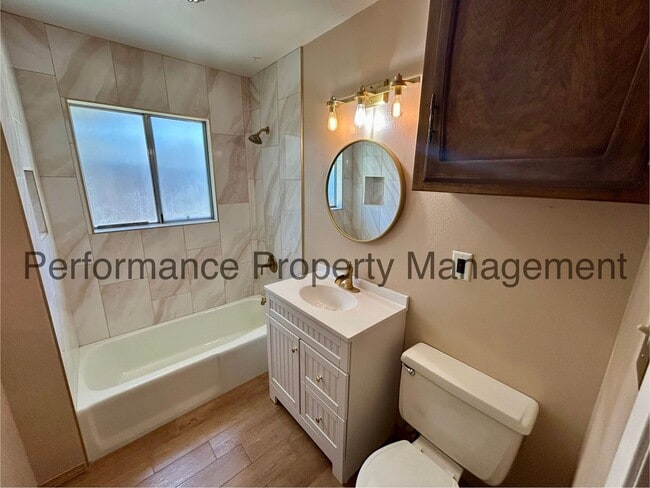 Building Photo - Beautiful 4 Bed/2 Bath 55+ Home w/ RBP & S...