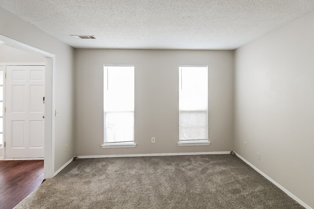 Building Photo - 1015 Redan Trce